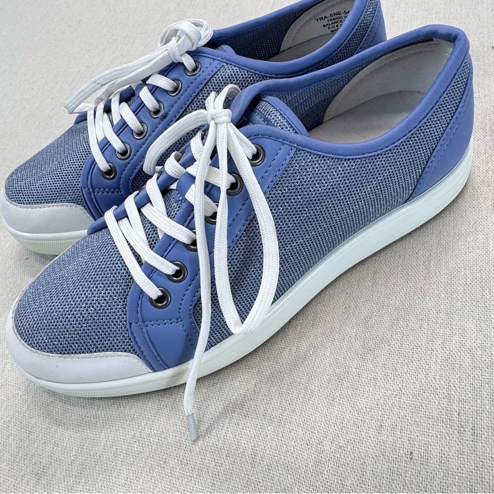 TRAQ by Alegria SNEAQ TRA SNE 5405 size 40 Womens blue Tennis shoe sneakers